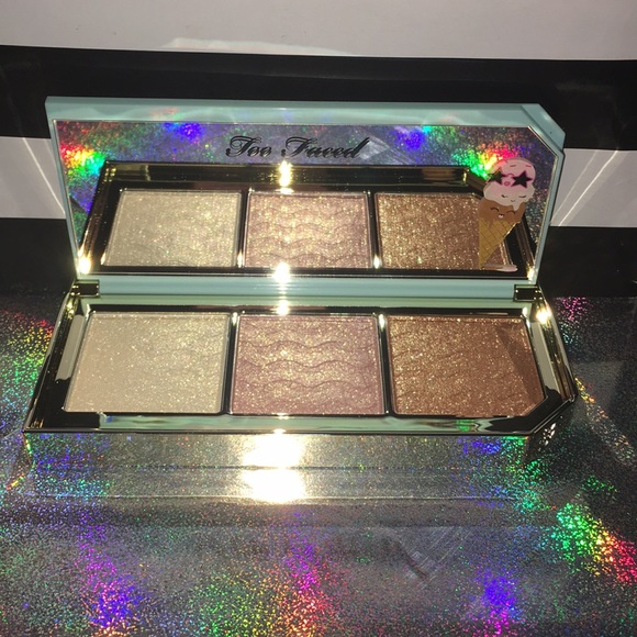 too faced hyper reflective highlighting palette